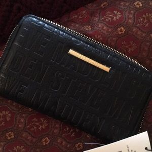 Steve Madden black wristlet NWT